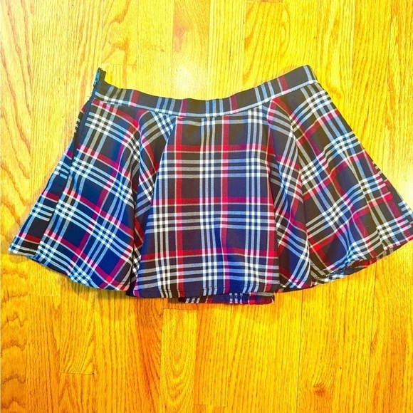 Forplay Plaid Flared Ladies Mini Skirt 
Born in Hollywood | So Stylish!​ - Picture 1 of 10